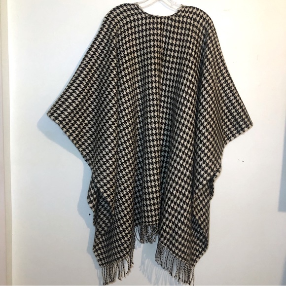 Wool Touch Acrylic Brown and Cream Shawl, Wrap, Scarf with Fringe, One Size - Picture 2 of 6